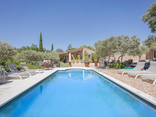 Maison avec piscine et vues proche de Gordes 150m² Gordes