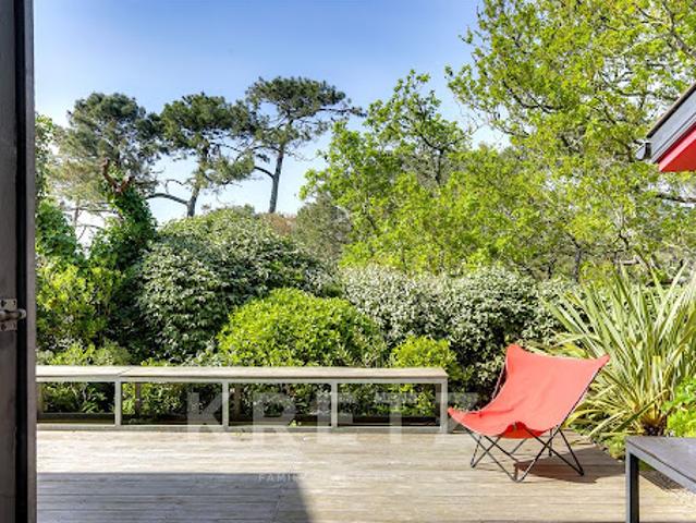 Maison avec piscine en bord de mer