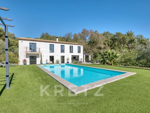 Maison avec piscine en bord de mer