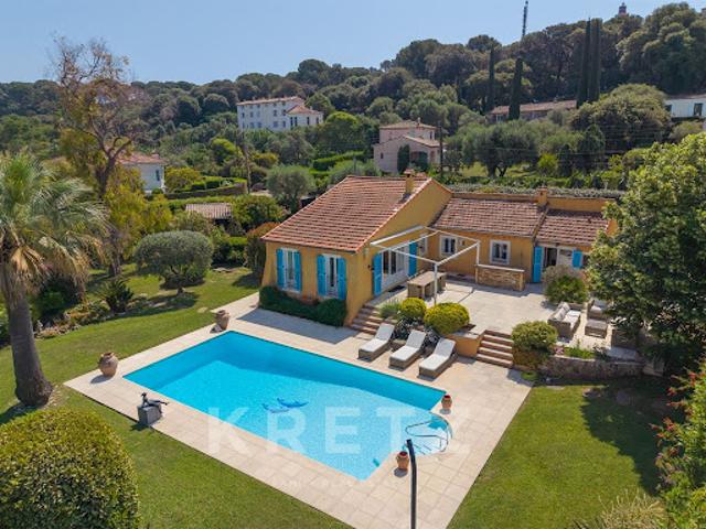 Maison avec piscine en bord de mer