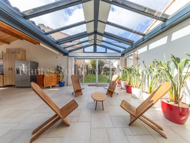 Maison avec piscine en bord de mer