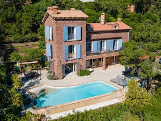 Maison avec Piscine en Bord de mer