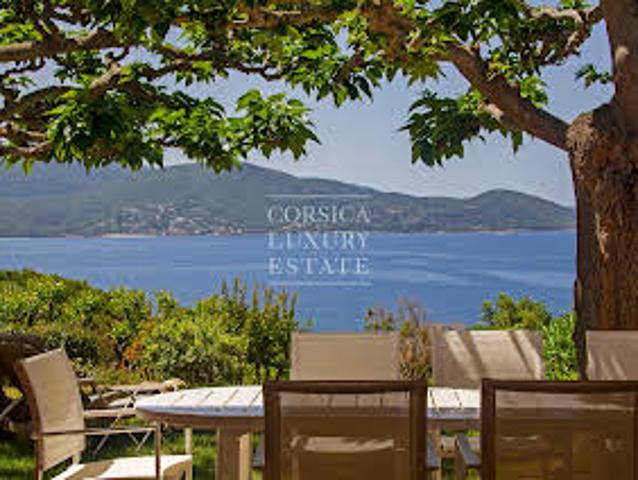 Maison avec Piscine en Bord de mer