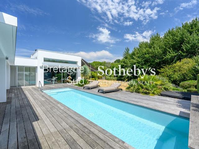 Maison avec piscine en bord de mer
