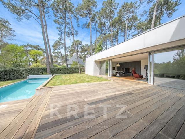 Maison avec piscine en bord de mer
