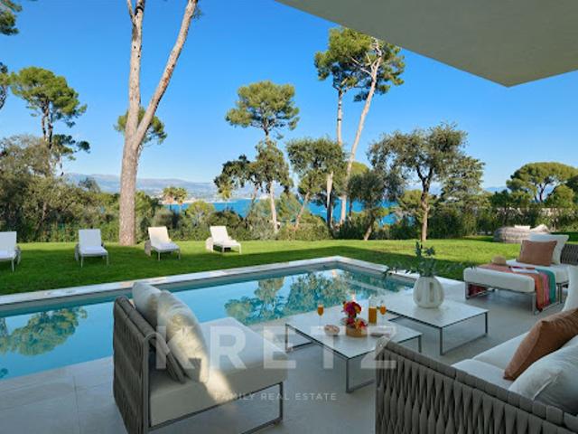 Maison avec piscine en bord de mer