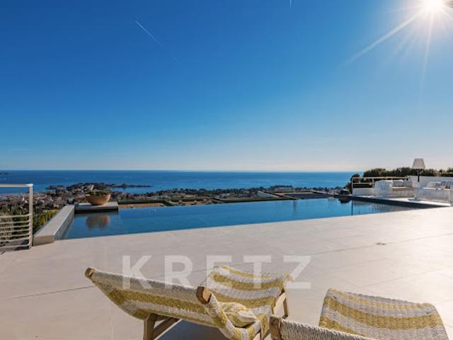 Maison avec piscine en bord de mer