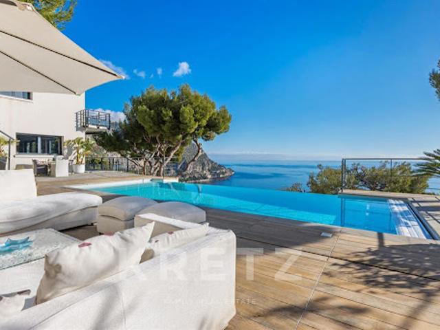 Maison avec piscine en bord de mer