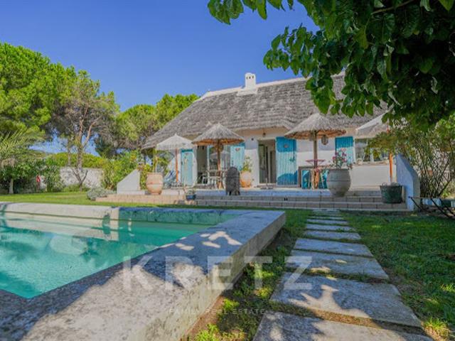 Maison avec piscine en bord de mer