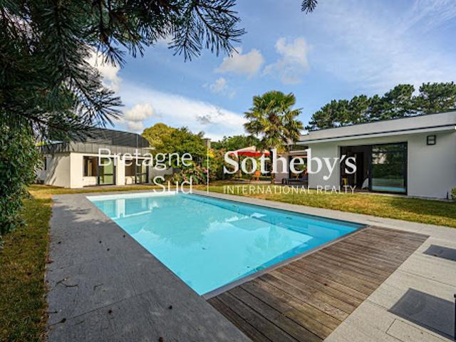 Maison avec piscine en bord de mer