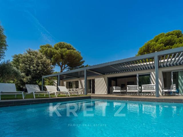 Maison avec piscine en bord de mer