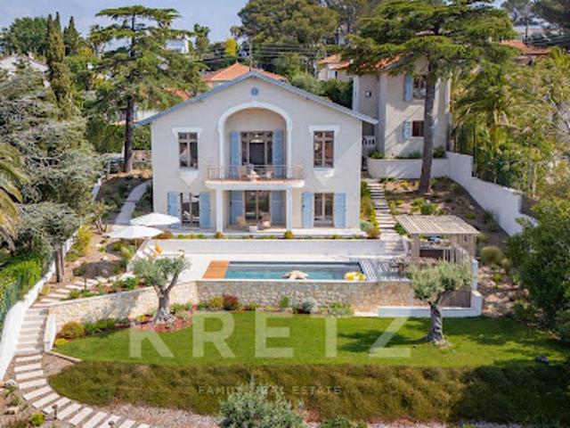 Maison avec piscine en bord de mer
