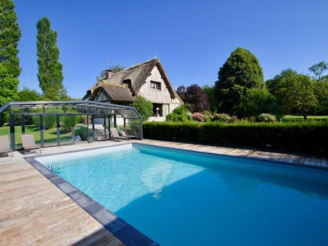 Maison avec piscine en bord de mer