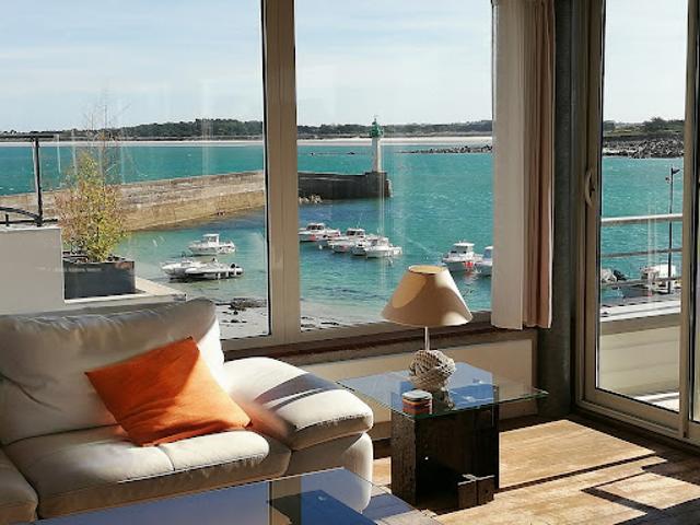 Maison avec piscine en bord de mer