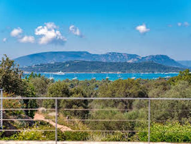 Maison avec Piscine en Bord de mer