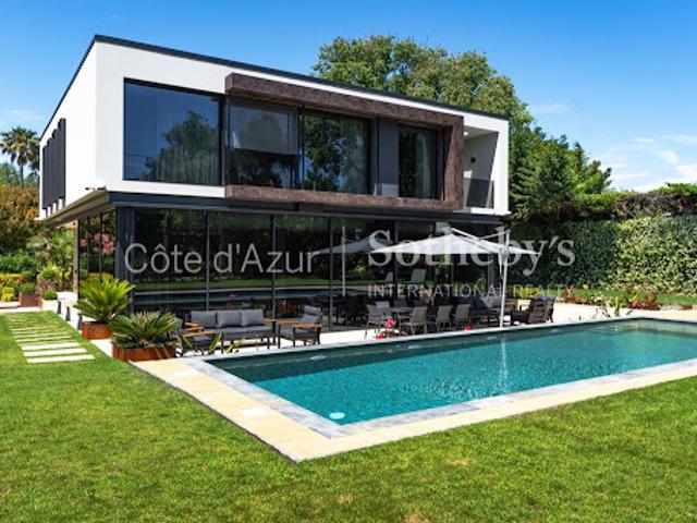 Maison avec piscine en bord de mer