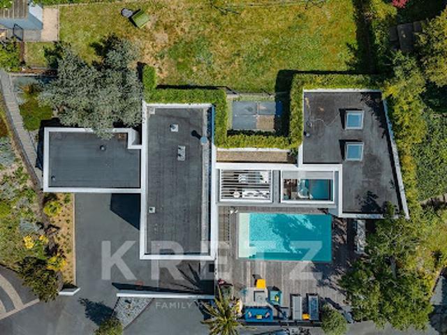 Maison avec piscine en bord de mer