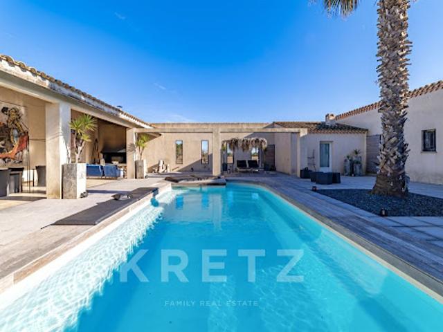 Maison avec piscine en bord de mer