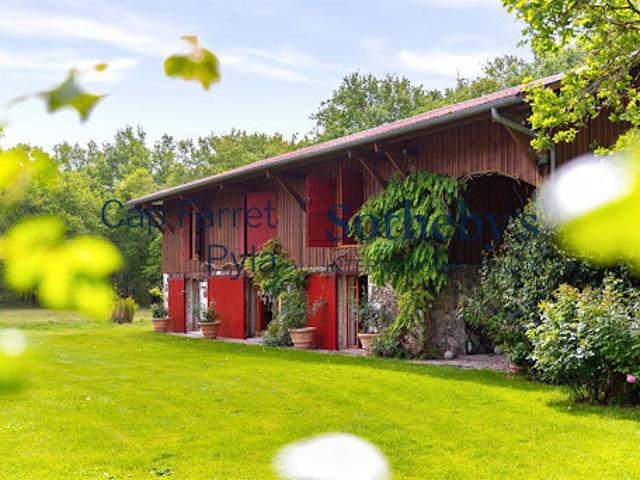 Maison avec piscine en bord de mer