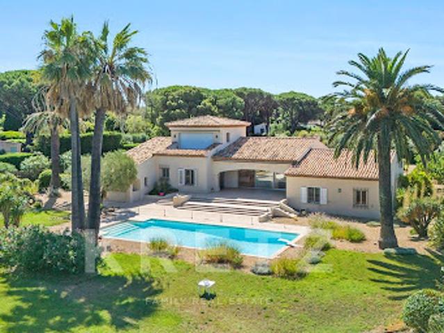 Maison avec piscine en bord de mer