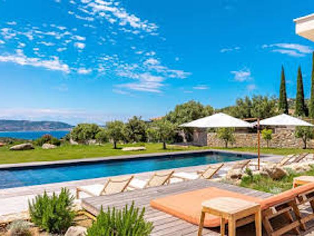 Maison avec Piscine en Bord de mer
