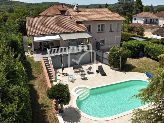 Maison avec piscine, loft indépendant et jardin clos