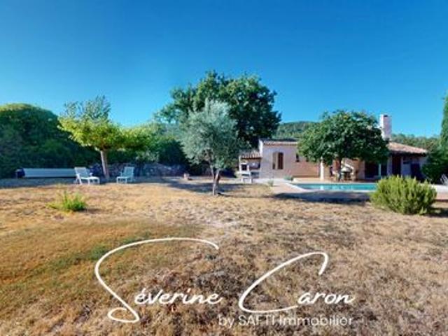 Maison avec piscine sur 1 780 m² de terrain à Besse sur Issole !