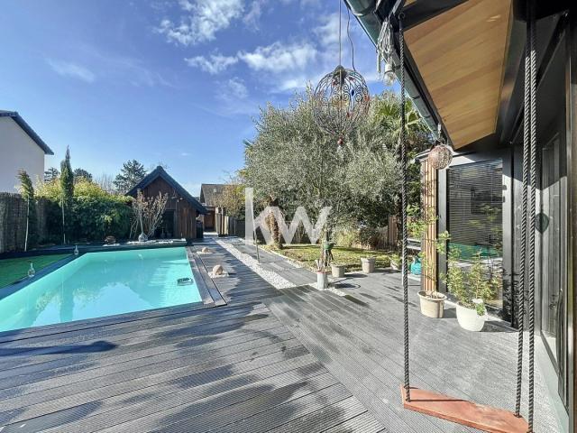 Maison avec piscine sur les hauteurs d'Annecy le Vieux