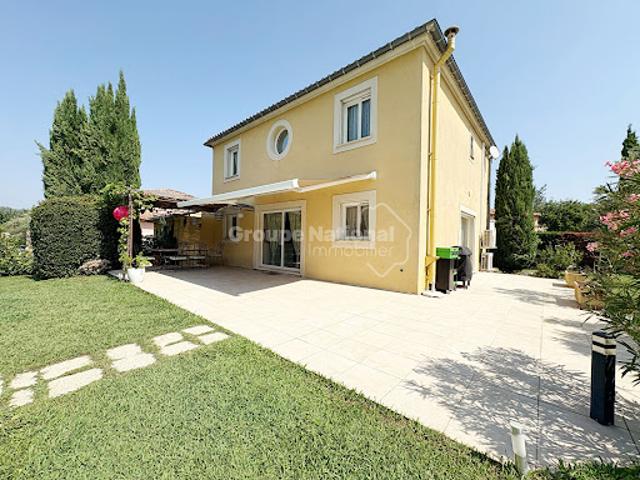 Maison avec piscine et jardin