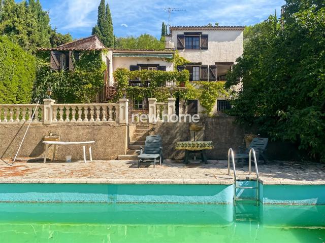 Maison avec piscine. 132m² Saint Paul en Forêt