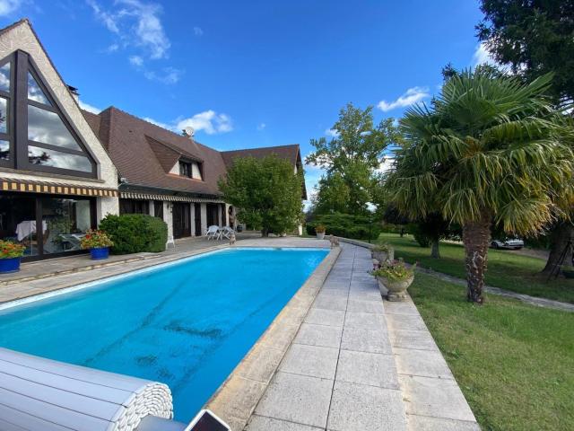 Maison avec piscine 259m² Saint Rémy en Rollat