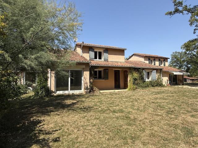 MAISON avec PISCINE
