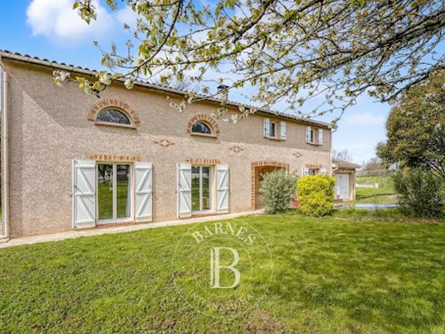 Maison avec piscine et jardin