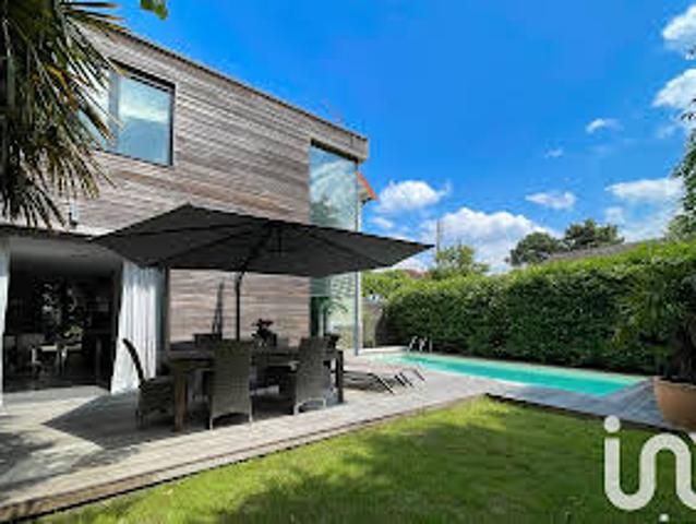 Maison avec Piscine