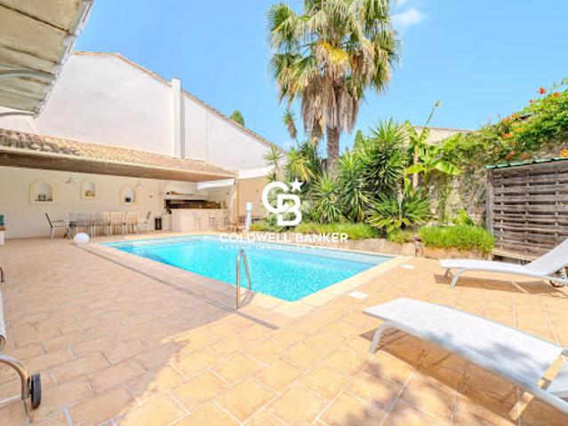 Maison avec piscine et jardin