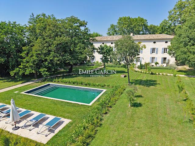 Maison avec piscine et jardin