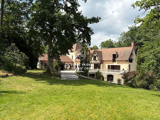 Maison avec piscine et jardin