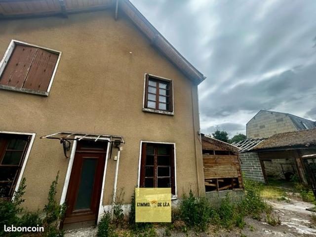 Maison avec potentiel, proche des commerces à pieds