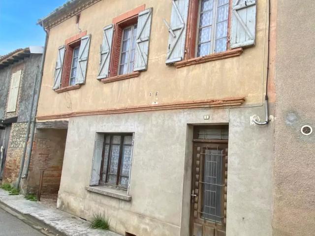 Maison avec potentiel, proche rivière et commerces