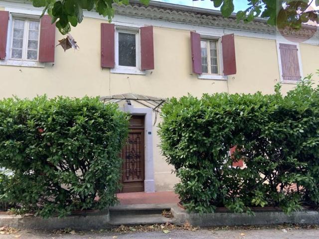 Maison avec son appartement independant et dépendances