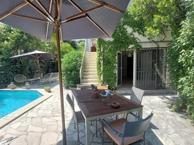 Maison avec studio indépendant et piscine – Cadre exceptionn. 117m² Villeneuve lès Avignon
