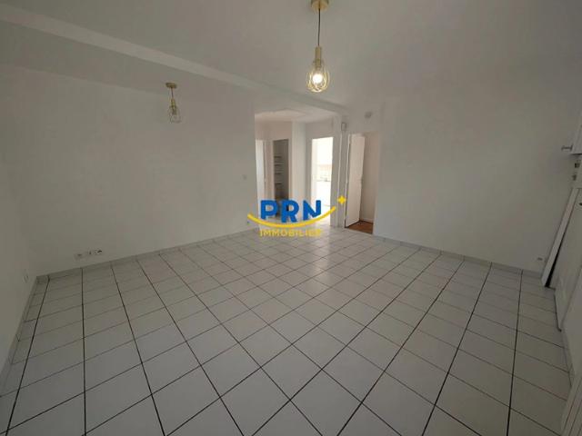 Maison /Avenue des peupliers /Vitry sur seine /3 pièces/ 47.81 m²