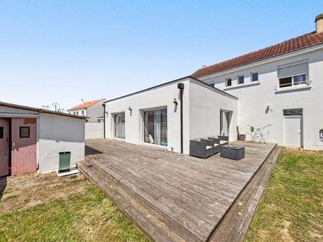 Maison Bouguenais 5 chambres 173.40 m2 Jardin Garge