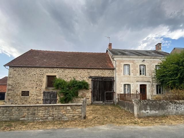 Maison bourbonnaise de caractère 4 chambres 145 m2 habitable Un véritable havre de paix aux portes du Massif central ! 144.13 m2