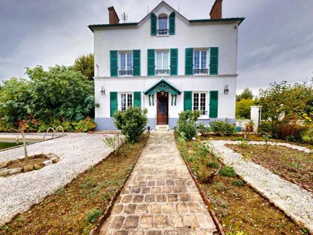 MAISON BOURGEOISE 229 M2 + dépendance 155 m2 PRIX 467900