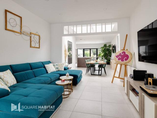 MAISON BOURGEOISE 3 CHAMBRES JARDIN STATIONNEMENT