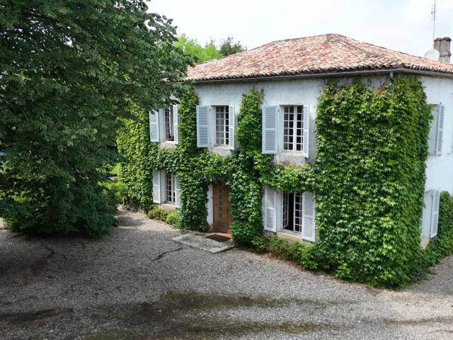 Maison bourgeoise à Fauillet de 360m2 380m² Fauillet