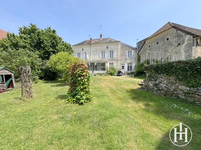 Maison bourgeoise à quelques minutes de Saint Amand Montrond