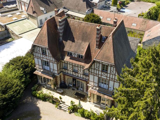 Maison Bourgeoise A Noyon Oise 920 m2 920m² Noyon