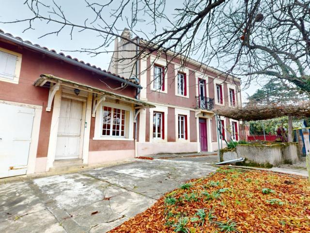 Maison bourgeoise à 2 pas de tous les commerces